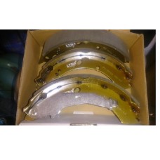 Колодки тормозные задние барабанные LYNX BS8002 (6RU698525A) 